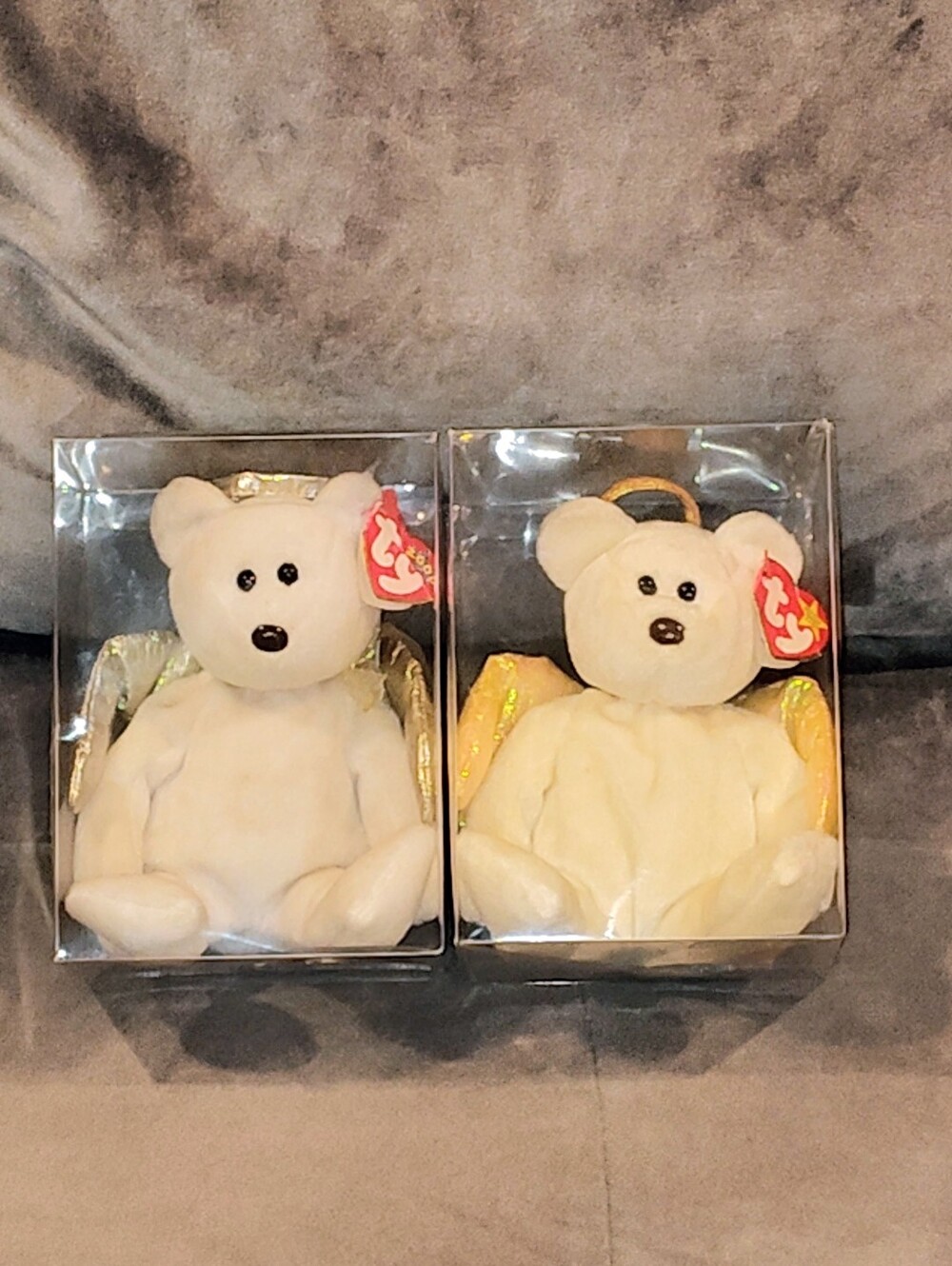 NWT VINTAGE TY TOYS SET OF 2 BEANIE BABIES HALO & HALO II VEARS IN ACRYLIC CASES